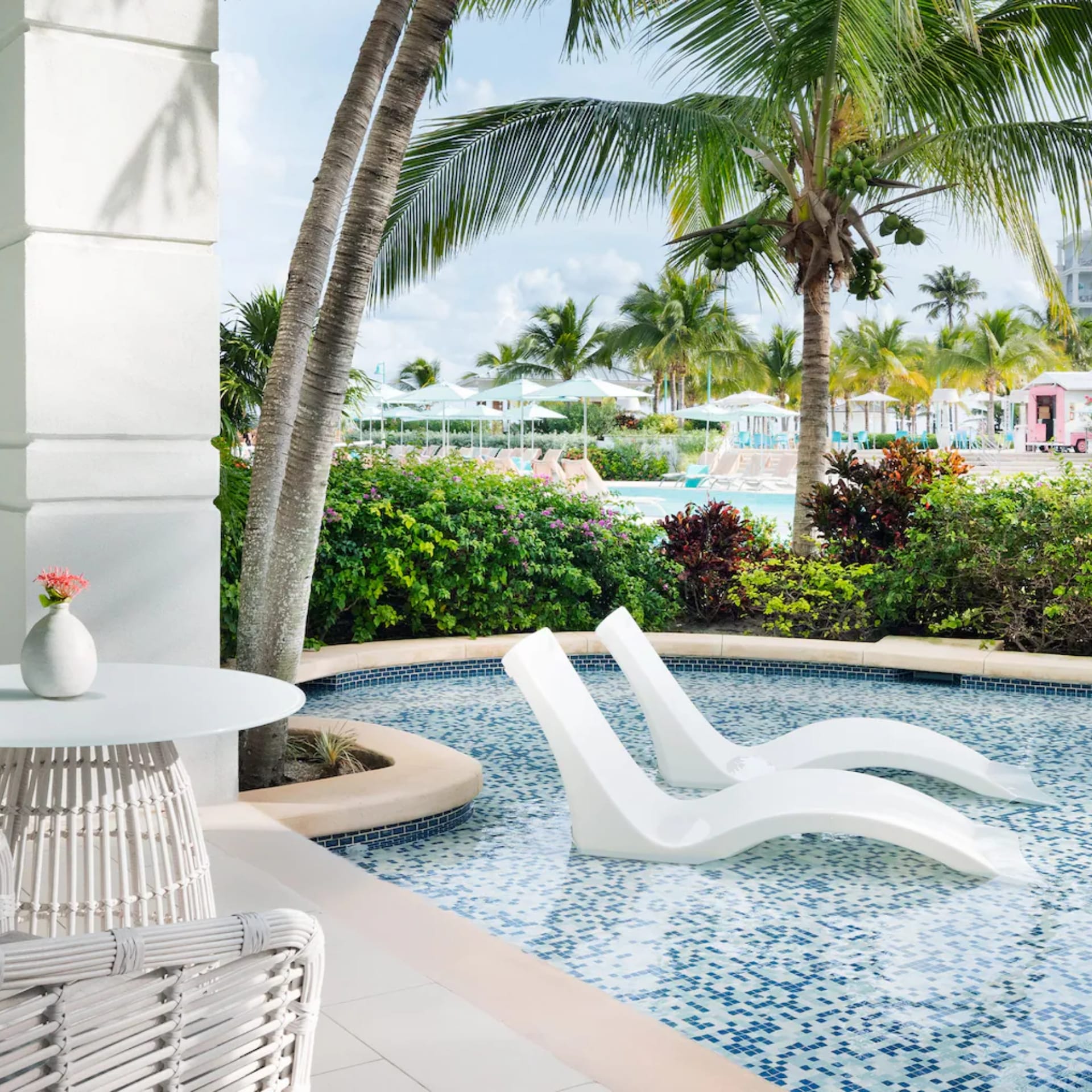 Sandals Royal Bahamian 777 West Bay Butler Swim Up Patio