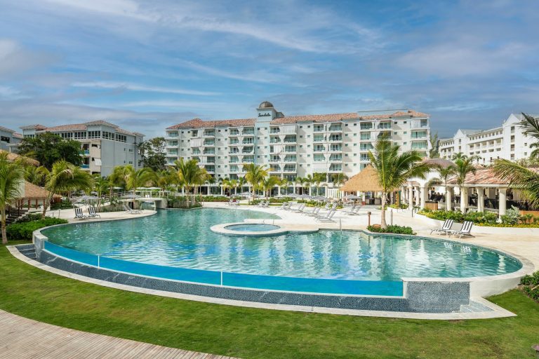 Sandals Dunn's River west pool