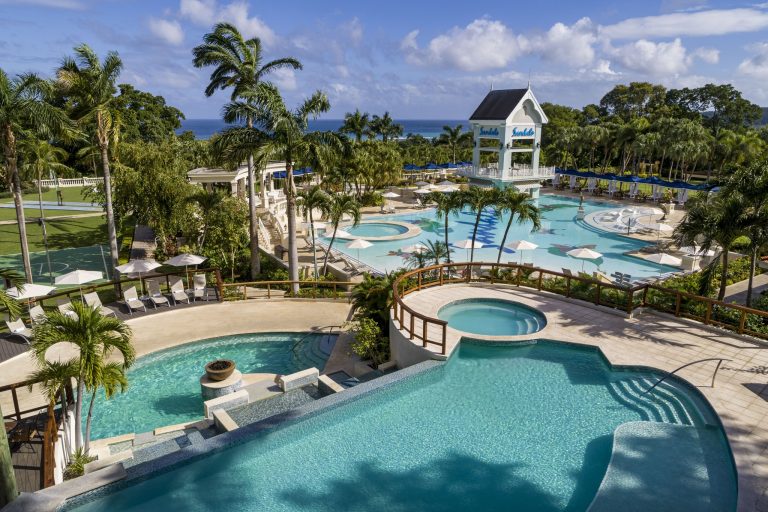 Sandals Ochi main pool